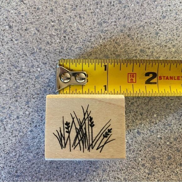 Assorted stamps and ink pads. (MI08) - Picture 13 of 15